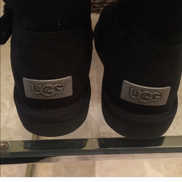 UGGs - Picture 2 of 4